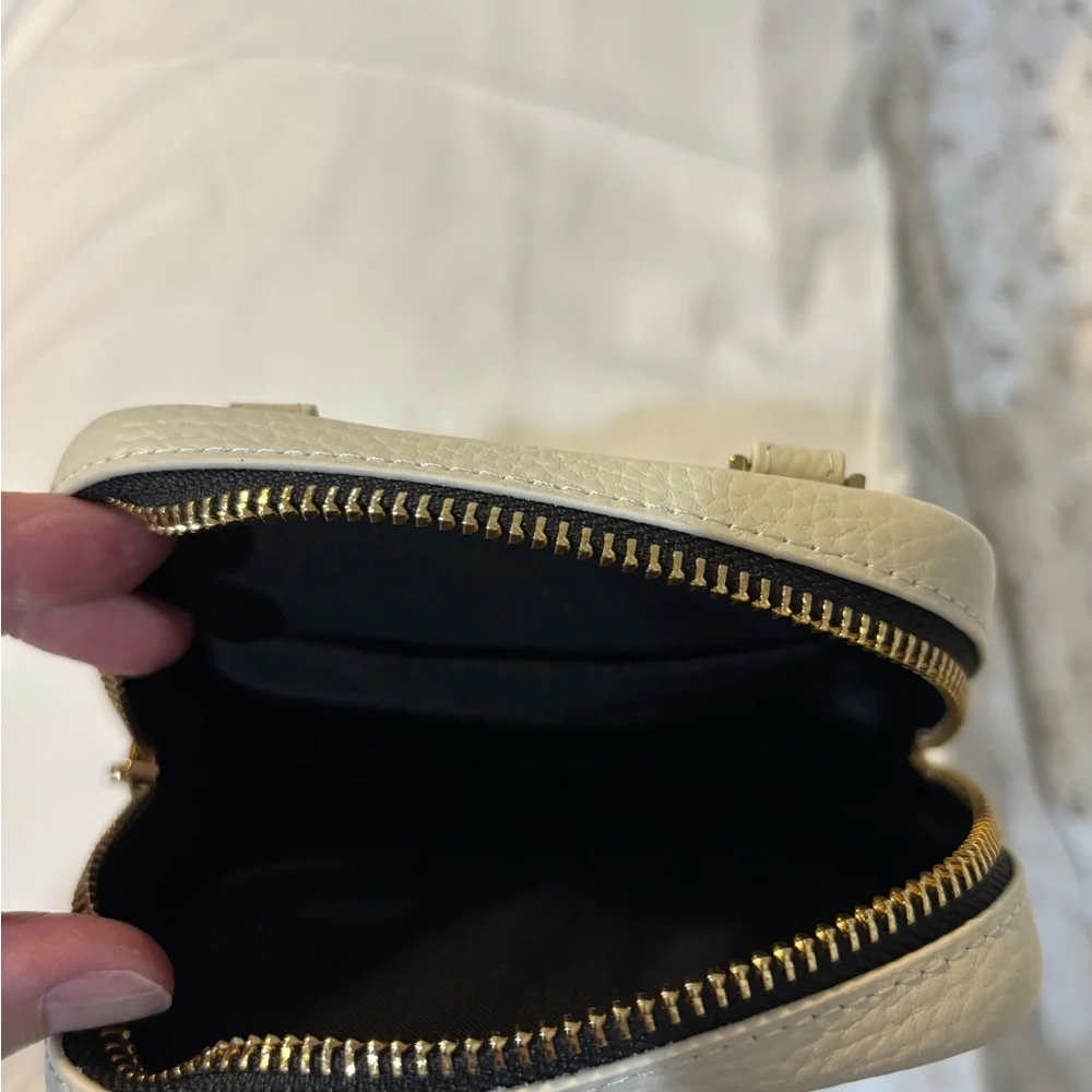 Bandolier Cream Pebbled Leather Crossbody Bag with Gold Hardware - Picture 4 of 4